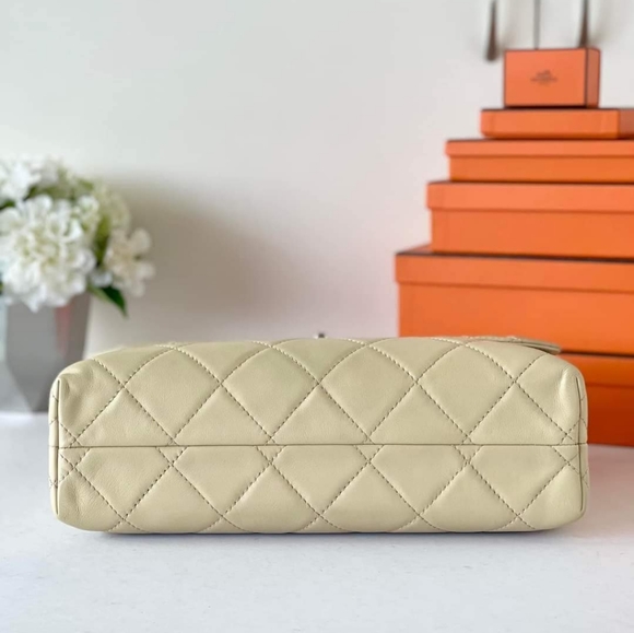 💯% Authentic Chanel Jumbo Single Flap Soft Lambskin in Beige SHW - Picture 3 of 6